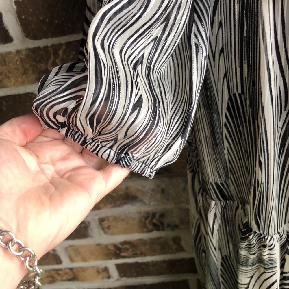 Express Women Metallic Maxi Cover-Up - Picture 3 of 8